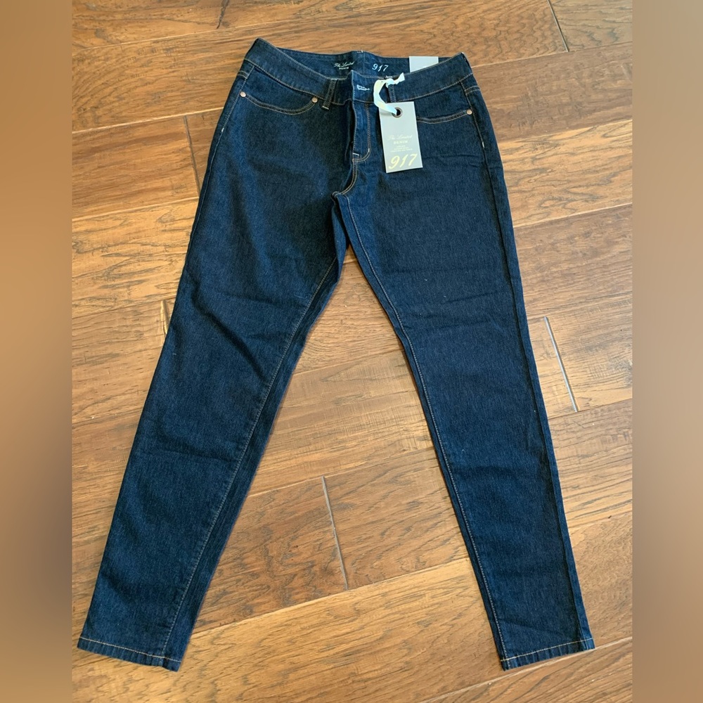 NWT The Limited 917 Denim Legging Jean. Size 14